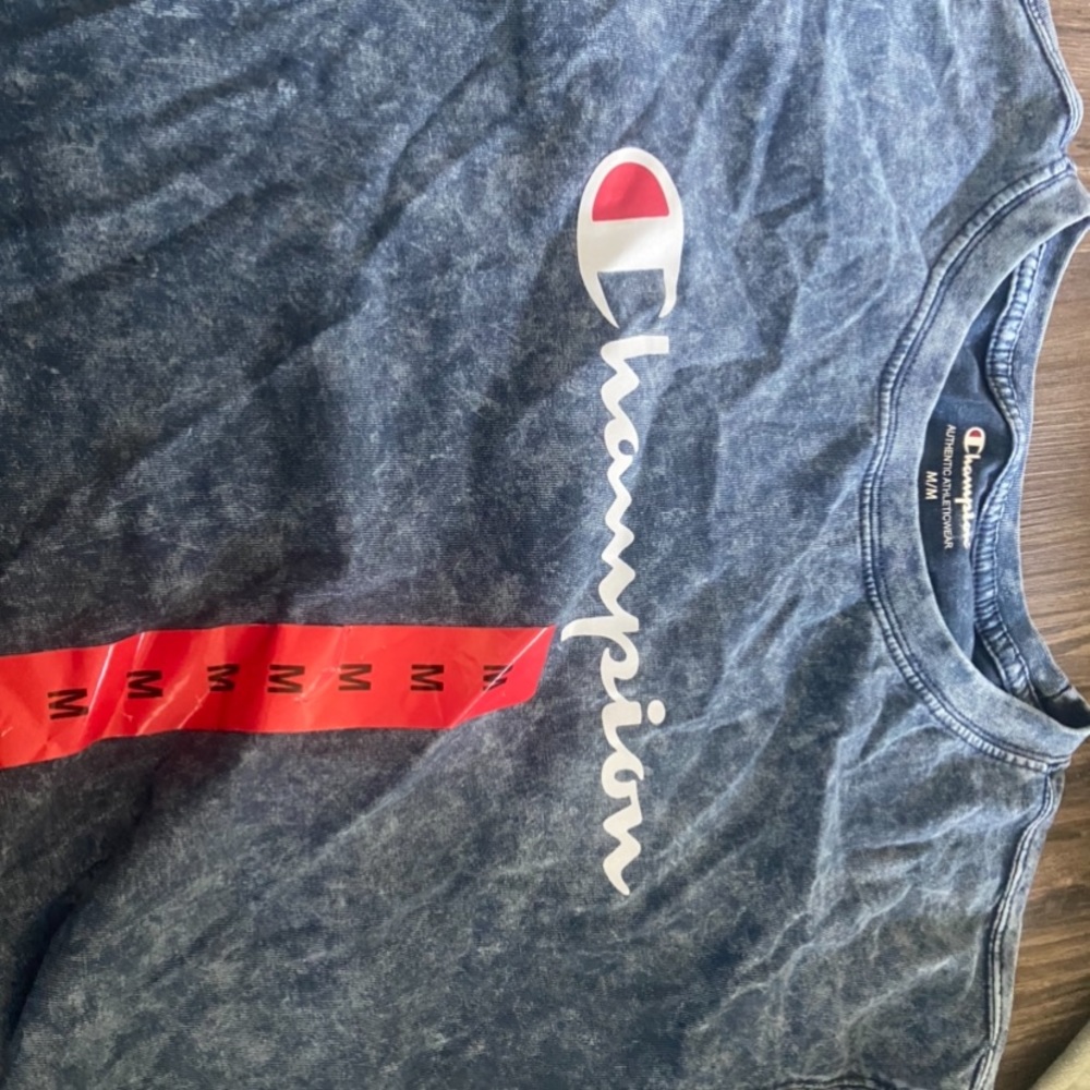 NWT Champion acid wash blue t shirt men’s medium